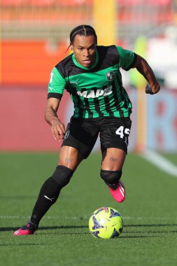 Armand Lauriente of US Sassuolo Calcio in action during the Serie A match between AC Monza and US Sassuolo Calcio at Stadio Brianteo on January 22, 2023 in Monza, Italy. - Credit: Luca Amedeo Bizzarri/LiveMedi