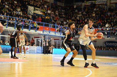 Andrea Mezzanotte (Happycasa Brindisi ) - Daniel Hackett (Virtus Bologna)  during Italian Basketball A Serie  Championship Happy Casa Brindisi vs Virtus Segafredo Bologna at the PalaPentassuglia in Brindisi, Italy, January 22, 2023 - Credit: Damiano 