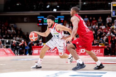 Jeremy Senglin (Unahotels Reggiana) during Italian Basketball A Serie  Championship UNAHOTELS Reggio Emilia vs EA7 Emporio Armani Milano at the PalaBigi in Reggio Emilia, Italy, January 22, 2023 - Credit: Nicholas Russ