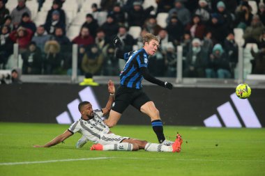 Rasmus Hojlund of Atalanta Bc and Bremer of Juventus Fc  during the Italian Serie A, football match between Juventus Fc and Atalanta Bc on January 22, 2023 at Allianz Stadium, Turin Italy. Photo Nderim Kaceli - Credit: Nderim Kaceli/LiveMedi