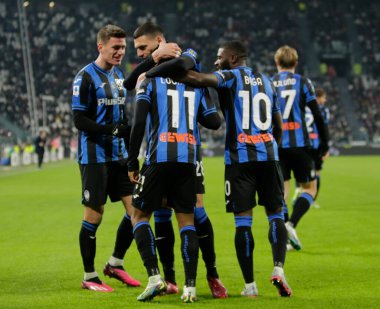 Ademola Lookman of Atalanta Bc celebrating with team mates after a goal during the Italian Serie A, football match between Juventus Fc and Atalanta Bc on January 22, 2023 at Allianz Stadium, Turin Italy. Photo Nderim Kaceli - Credit: Nderim Kaceli/Li
