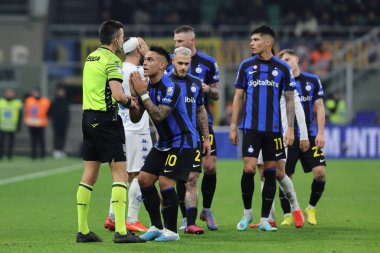 Lautaro Martinez of FC Internazionale protests with Referee Antonio Rapuano during Serie A 2022/23 football match between FC Internazionale and Empoli FC at Giuseppe Meazza Stadium, Milan, Italy on January 23, 2023 - Credit: Fabrizio Carabelli/LiveMe