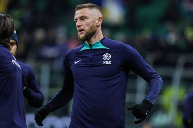 Milan Skriniar of FC Internazionale warms up during Serie A 2022/23 football match between FC Internazionale and Empoli FC at Giuseppe Meazza Stadium, Milan, Italy on January 23, 2023 - Credit: Fabrizio Carabelli/LiveMedi