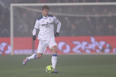 Giorgio Scalvini of Atalanta Bergamasca Calcio in action during the Serie A match between U.S. Sassuolo Calcio and Atalanta Bergamasca Calcio at Mapei Stadium-Citta del Tricolore on February 4, 2023 in Reggio Emilia, Italy. - Credit: Luca Amedeo Bizz