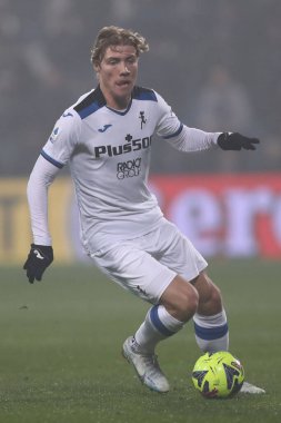 Rasmus Hojlund of Atalanta Bergamasca Calcio in action during the Serie A match between U.S. Sassuolo Calcio and Atalanta Bergamasca Calcio at Mapei Stadium-Citta del Tricolore on February 4, 2023 in Reggio Emilia, Italy. - Credit: Luca Amedeo Bizzar