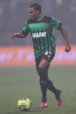 Armand Lauriente of U.S. Sassuolo Calcio in action during the Serie A match between U.S. Sassuolo Calcio and Atalanta Bergamasca Calcio at Mapei Stadium-Citta del Tricolore on February 4, 2023 in Reggio Emilia, Italy. - Credit: Luca Amedeo Bizzarri/L