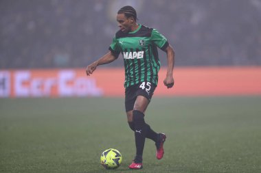 Armand Lauriente of U.S. Sassuolo Calcio in action during the Serie A match between U.S. Sassuolo Calcio and Atalanta Bergamasca Calcio at Mapei Stadium-Citta del Tricolore on February 4, 2023 in Reggio Emilia, Italy. - Credit: Luca Amedeo Bizzarri/L