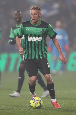Davide Frattesi of U.S. Sassuolo Calcio in action during the Serie A match between U.S. Sassuolo Calcio and Atalanta Bergamasca Calcio at Mapei Stadium-Citta del Tricolore on February 4, 2023 in Reggio Emilia, Italy. - Credit: Luca Amedeo Bizzarri/Li