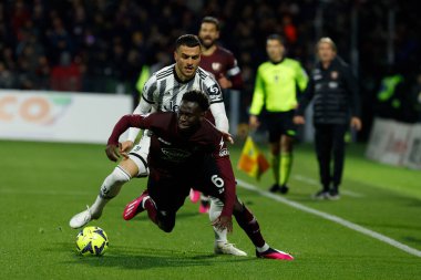 Junior Sambia of Salernitana Filip Kostic of Juventus  during italian soccer Serie A match US Salernitana vs Juventus FC at the Arechi stadium in Salerno, Italy, February 07, 2023 - Credit: AGN Fot