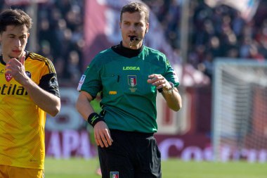 Della Penna refree during Italian soccer Serie B match Reggina 1914 vs AC Pisa at the Oreste Granillo stadium in Reggio Calabria, Italy, February 11, 2023 - Credit: Valentina Giannetton