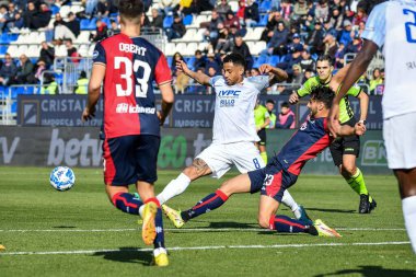 Gabriele Zappa of Cagliari Calcio, Andres Felipe Tello Munoz of Benevento Calcio during Italian soccer Serie B match Cagliari Calcio vs Benevento Calcio at the Unipol Domus in Cagliari, Italy, February 11, 2023 - Credit: Luigi Can