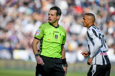 The referee of the match Ivano Pezzuto during italian soccer Serie A match Udinese Calcio vs US Sassuolo at the Friuli - Dacia Arena stadium in Udine, Italy, February 12, 2023 - Credit: Ettore Griffon