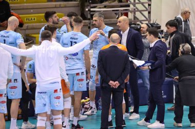 time out Top Volley Cisterna during Volleyball Italian Serie A Men Superleague Championship Top Volley Cisterna vs Vero Volley Monza at the Palasport in Cisterna, Italy, February 11, 2023 - Credit: Luigi Marian