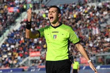 The referee of the match Zufferli during italian soccer Serie A match Bologna FC vs AC Monza at the Renato Dall'Ara stadium in Bologna, Italy, February 12, 2023 - Credit: Gianluca Ricc