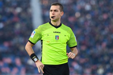 The referee of the match Luca Zufferli during italian soccer Serie A match Bologna FC vs AC Monza at the Renato Dall'Ara stadium in Bologna, Italy, February 12, 2023 - Credit: Gianluca Ricc