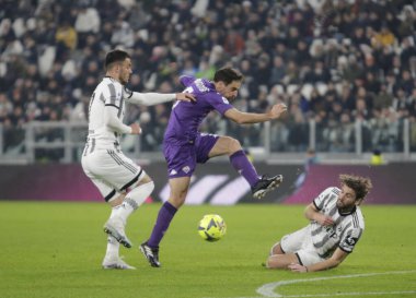 Giacomo Bonaventura of Acf Fiorentina and Manuel Locatelli of Juventus during the Italian serie A, football match between Juventus Fc and Acf Fiorentina on 12 February 2023 at Allianz Stadium, Turin, Italy. Photo Ndrerim Kaceli - Credit: Nderim Kacel