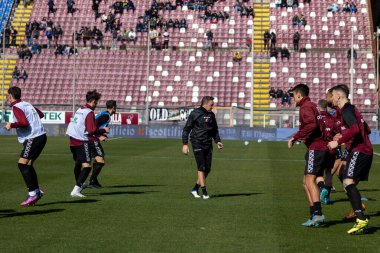 Reggina warm up during Italian soccer Serie B match Reggina 1914 vs AC Pisa at the Oreste Granillo stadium in Reggio Calabria, Italy, February 11, 2023 - Credit: Valentina Giannetton