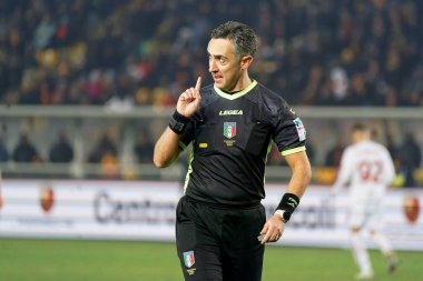 the referee Gianluca Aureliano of Bologna during italian soccer Serie A match US Lecce vs AS Roma at the Via Del Mare stadium in Lecce, Italy, February 11, 2023 - Credit: Emmanuele Mastrodonat