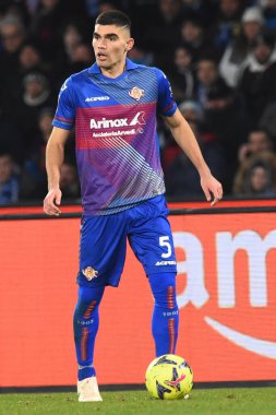 Johan Vasquez of US Cremonese in action during the Serie A match between SSC Napoli v US Cremonese at  Stadio Diego Armando Maradona  - Credit: Agostino Gemito/LiveMedi