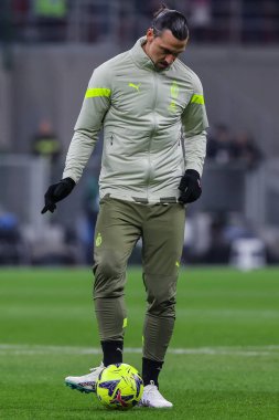 Zlatan Ibrahimovic of AC Milan warms up during Serie A 2022/23 football match between AC Milan and Torino FC at San Siro Stadium, Milan, Italy on February 10, 2023 - Credit: Fabrizio Carabelli/LiveMedi