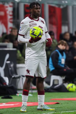 Wilfried Singo of Torino FC in action during Serie A 2022/23 football match between AC Milan and Torino FC at San Siro Stadium, Milan, Italy on February 10, 2023 - Credit: Fabrizio Carabelli/LiveMedi