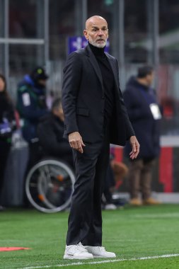 Stefano Pioli Head Coach of AC Milan looks on during Serie A 2022/23 football match between AC Milan and Torino FC at San Siro Stadium, Milan, Italy on February 10, 2023 - Credit: Fabrizio Carabelli/LiveMedi
