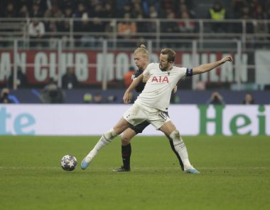Harry Kane of Tottenham Hotspur and Simon Kjaer of AC Milan during the Uefa Champions League, football game between Ac Milan and Tottenham Hotspur on 14 February 2023 at San Siro Stadium, Milan, Italy. Photo Ndrerim Kaceli - Credit: Nderim Kaceli/Liv