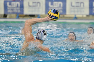 Giacomo Bini (Pallanuoto Trieste) LEN Euro Kupası su topu maçı yarı finalleri sırasında - Pallanuoto Trieste, Trieste, İtalya 'da Bruno Bianchi yüzme havuzunda BPER Savona' ya karşı - Fotoğraf: Marco Todar