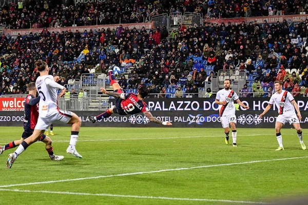 Gianluca Lapadula Cagliari Calcio Rovesciata Olasz Labdarúgó Serie Mérkőzés Alatt — Stock Fotó