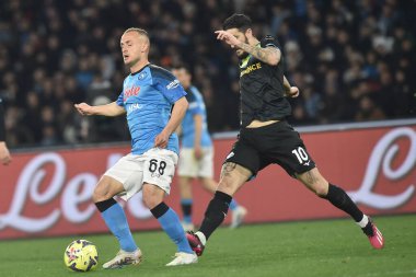 SSC Napoli 'den Stanislav Lobotka, SS Lazio' dan Luis Alberto ile Diego Armando Maradona Stadyumu 'nda SSC Napoli ve SS Lazio arasında oynanan karşılaşma için mücadele ediyor - Fotoğraf: Agostino Gemito / LiveMedi