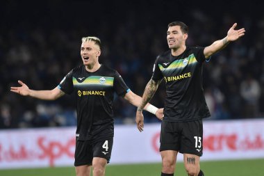 SS Lazio 'dan Alessio Romagnoli ve SS Lazio' dan Gil Patric, Diego Armando Maradona Stadyumu 'nda SSC Napoli ile SS Lazio arasındaki Serie A maçını jestile etti - Fotoğraf: Agostino Gemito / LiveMedi