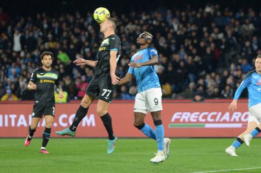 SS Lazio 'dan Adam Marusiç, SSC Napoli' den Victor Osimhen ile Diego Armando Maradona Stadyumu 'nda SSC Napoli ve SS Lazio arasında oynanan karşılaşma için yarışıyor - Fotoğraf: Danilo Gemito / LiveMedi