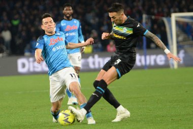 SSC Napoli 'den Hirving Lozano, SS Lazio' dan Matias Vecino ile Diego Armando Maradona Stadyumu 'nda SSC Napoli ve SS Lazio arasında oynanan karşılaşma için yarışıyor - Fotoğraf: Danilo Gemito / LiveMedi