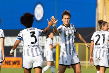 Juventus Cristiana Girelli ve Sara Gama, İtalya Coppa Italia Women maçında yarı final - Sesto San Giovanni 'deki Ernesto Breda Stadyumu' nda Inter Internazionale vs Juventus FC - Fotoğraf: Nicolas Moras