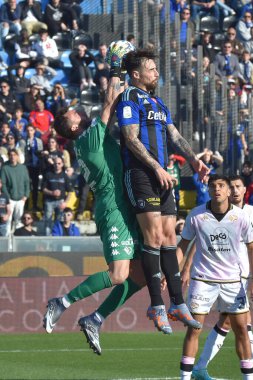 Mirko Pigliacelli (Palermo) Ettore Gliozzi (Pisa) İtalyan futbol takımı Serie B maçında AC Pisa vs Palermo FC, Pisa, İtalya 'daki Arena Garibaldi' de, Mart 04, 2023 - Fotoğraf: Gabriele Masott