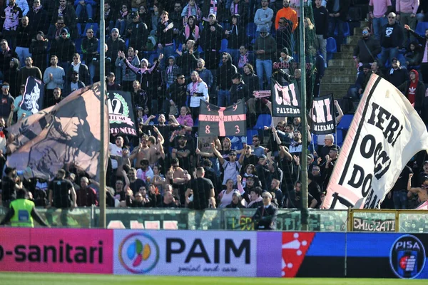 Los Aficionados Palermo Durante Partido Fútbol Italiano Serie Pisa Palermo —  Fotos de Stock