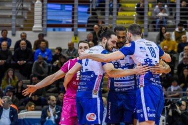 Voleybol İtalyan Serie A Erkekler Süper Ligi Şampiyonası sırasında Cisterna, İtalya 'nın başkenti Cisterna' daki Palasport 'ta Cisterna' da Benzin Satış Bluenergy Piacenza 'ya karşı Bianca Simonett