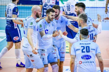 Voleybol İtalya Serie A Erkekler Süper Ligi Şampiyonası sırasında İtalya 'nın Cisterna kentindeki Palasport' ta Cisterna 'ya karşı Gaz Satış Blues Piacenza, İtalya Süper Ligi' nde Bianca Simonett