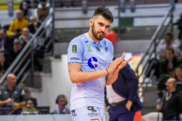 (Top Volley Cisterna) İtalyan Serie A Erkekler Süper Ligi Şampiyonası sırasında Top Volley Cisterna, Cisterna, İtalya 'daki Palasport' ta Gaz Satış Blues Piacenza 'ya karşı, Mart 04, 2023 - Fotoğraf: Bianca Simonett