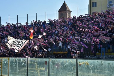 İtalya futbol takımı Serie B maçında Palermo taraftarları Pisa, İtalya 'daki Arena Garibaldi' de AC Pisa-Palermo FC maçında, 4 Mart 2023 - Fotoğraf: Gabriele Masott