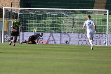 İtalya 'nın Terni şehrindeki Libero Liberati Stadyumu' nda Ternana Calcio 'ya karşı Ternana Calcio maçında 