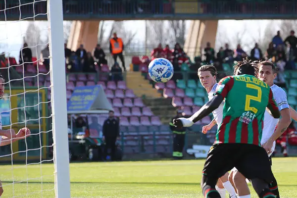 Mamadou Koulibaly Ternana Gólja Olaszországi Ternana Calcio Benevento Calcio Mérkőzésen — Stock Fotó