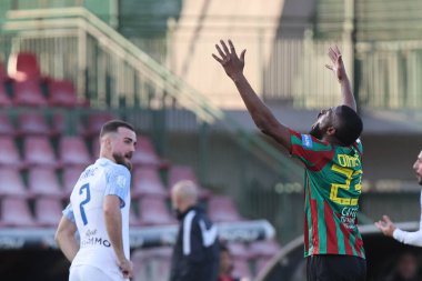 İtalya 'nın Terni kentindeki Libero Liberati Stadyumu' nda Ternana Calcio-Benevento Calcio maçında Salim Diakite (Ternana) maçı sırasında hayal kırıklığı yaşandı.