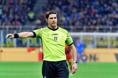 İtalyan futbolu Serie A maçında Pinerolo hakemi Gianluca Manganiello - FC Internazionale, ABD Lecce 'ye karşı Milano, İtalya' daki San Siro Stadyumu 'nda, 5 Mart 2023 - Fotoğraf: Emmanuele Mastrodonat