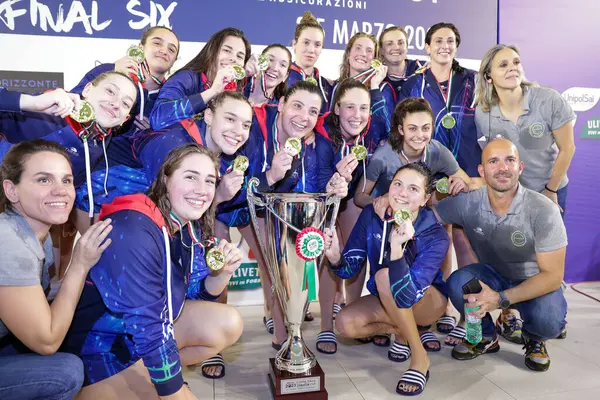 Ekipe Orizzonte İtalyan Kadınlar Coppa Italia sutopu finalinde zaferi kutluyor - Ekipe Orizzonte Plebiscito Padova 'ya karşı Polo Acquatico Frecciarossa, İtalya, 05 Mart 2023 - Fotoğraf: Luigi