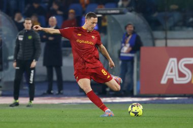 AS Roma takımından Nemanja Matiç İtalya 'nın Roma kentindeki Olimpico stadyumunda AS Roma ve Juventus FC maçında, 5 Mart 2023 - Fotoğraf: AGN Fot