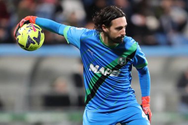 6 Mart 2023 'te İtalya' nın Reggio Emilia kentinde, Mapei Stadyumu-Citta del Tricolore 'da ABD' li Sassuolo Calcio ve ABD 'li Cremonese arasında oynanan Serie A maçı sırasında ABD' li Sassuolo Calcio 'dan Andrea Consigli görev başında. - Fotoğraf: Luca Amedeo Bizzarri / LiveMedi