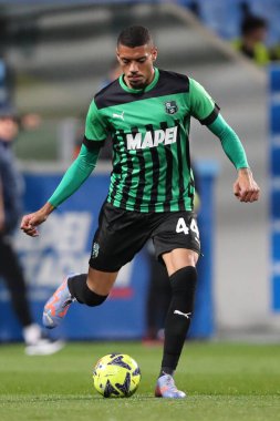 6 Mart 2023 'te İtalya' nın Reggio Emilia kentinde, Mapei Stadyumu-Citta del Tricolore 'da ABD' li Sassuolo Calcio ve ABD 'li Cremonese arasında oynanan Serie A karşılaşması sırasında ABD' li Ruan Tressoldi eylemde. - Fotoğraf: Luca Amedeo Bizzarri / LiveMedi