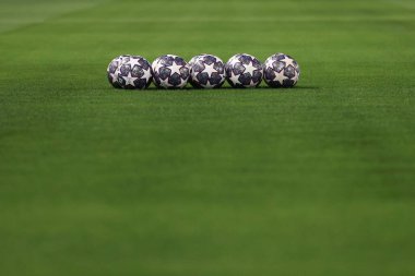 UEFA Şampiyonlar Ligi resmi maç topu Chelsea FC - Borussia Dortmund maçı sırasında Londra 'daki Stamford Köprüsü' nde oynanan maçın genel görünümü, 07 Mart 2023 - Fotoğraf: Francesco Scaccianoc