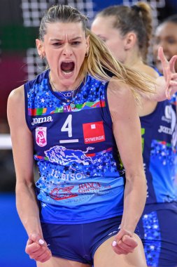 Britt Herbots (Il Bisonte Firenze), İtalyan Serie A1 Kadınlar karşılaşması sırasında İtalya 'nın Floransa kenti Pala Wanny' de Il Bisonte Gorgonzola Novara 'ya karşı İl Bisonte Firenze maçını kutluyor.